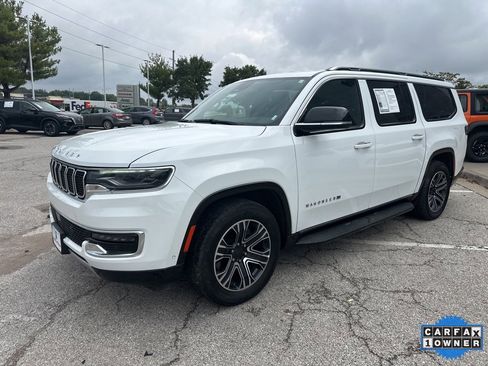 Used 2024 Jeep Wagoneer L Series II w/ Flexible Seating Group image 14