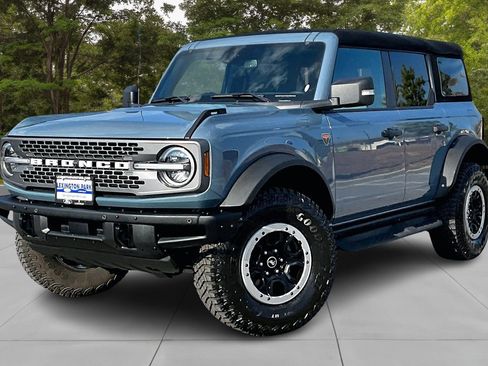Certified 2024 Ford Bronco Badlands image 3