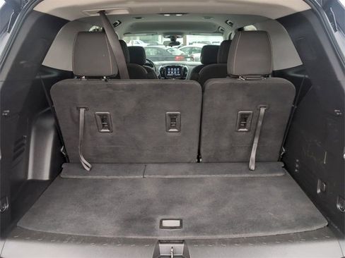 Certified 2021 Chevrolet Traverse LT image 24
