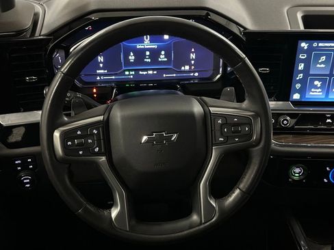 Used 2023 Chevrolet Silverado 1500 RST AWD/4WD image 5
