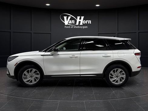 Used 2023 Lincoln Corsair AWD image 12