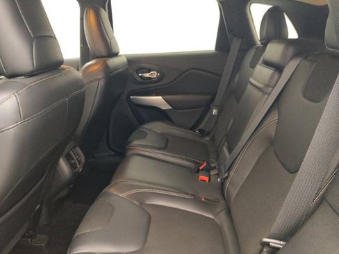 Used 2018 Jeep Cherokee Latitude Plus image 18