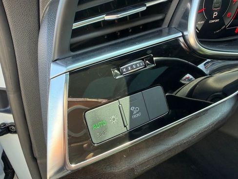 Used 2022 Audi Q8 Premium Plus w/ Premium Plus Package AWD/4WD image 14