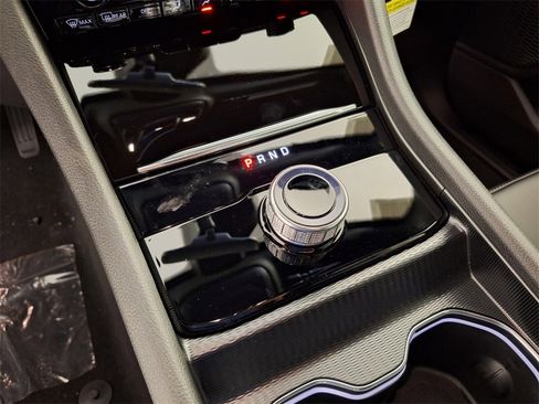 New 2025 Jeep Grand Cherokee Limited w/ Black Appearance Package image 22