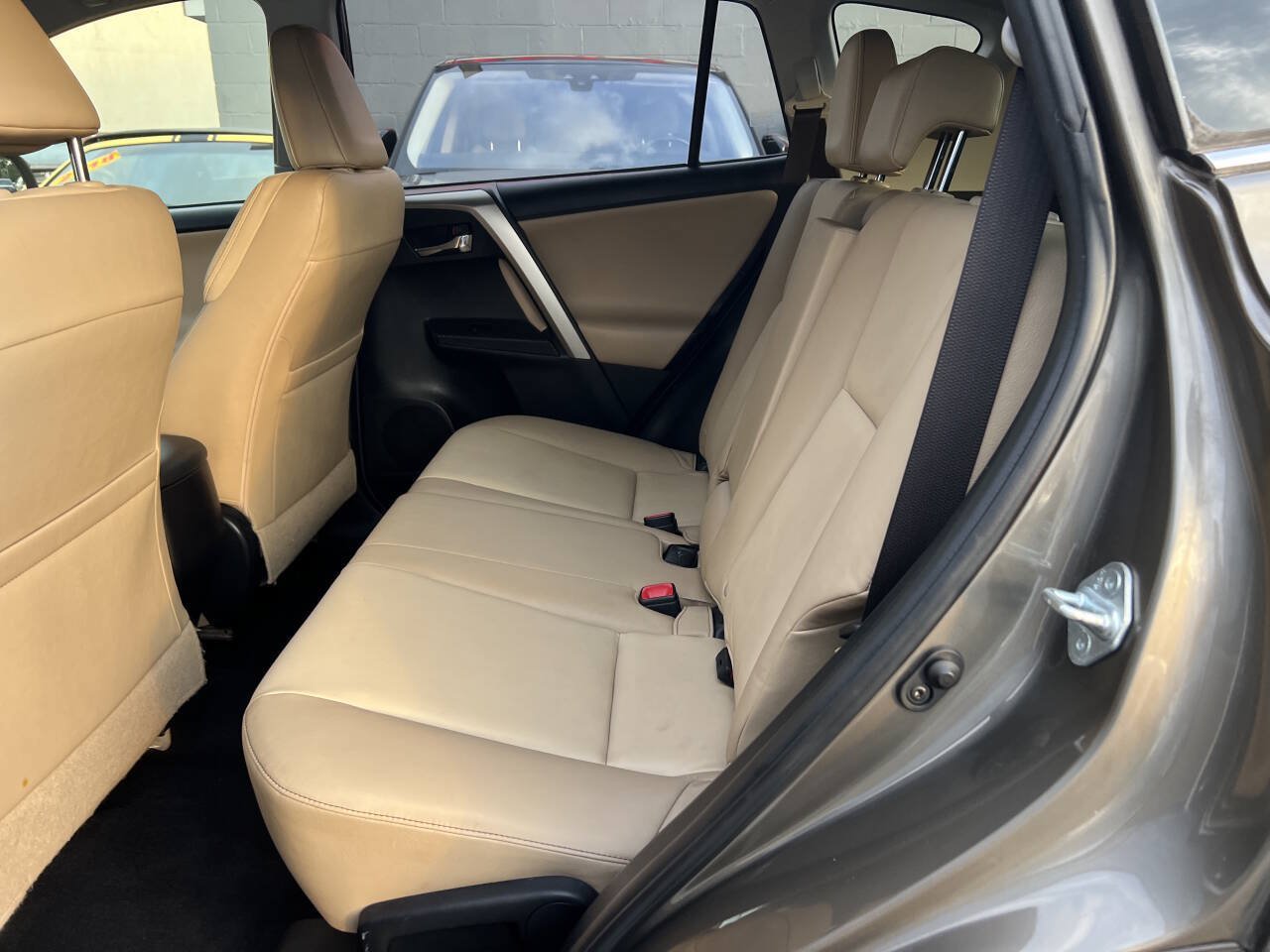 Used 2015 Toyota RAV4 Limited AWD/4WD image 9