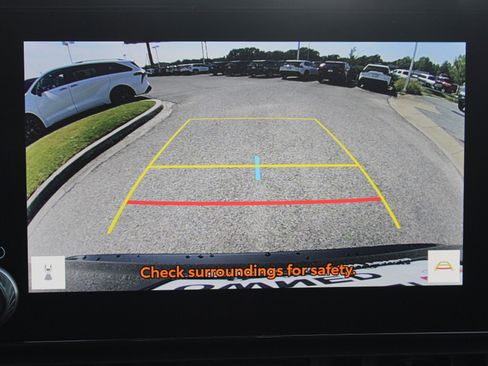 Used 2025 Toyota RAV4 XLE w/ Convenience Package image 4