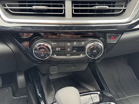 New 2026 Chevrolet Trax RS w/ Sunroof Package FWD image 20
