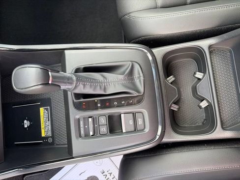 Used 2024 Honda CR-V EX-L image 13