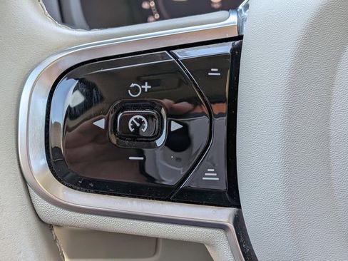 Certified 2023 Volvo XC90 B6 Plus w/ Protection Package Premier AWD/4WD image 33