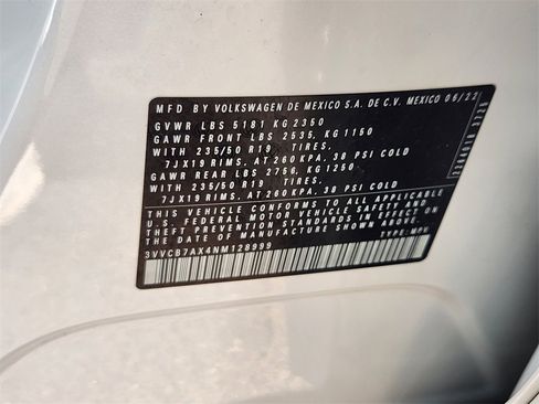 Used 2022 Volkswagen Tiguan SE R-Line image 33