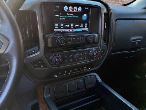 Used 2018 Chevrolet Silverado 2500 High Country w/ Duramax Plus Package image 10