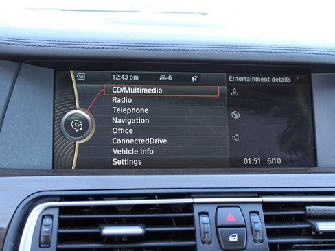 Used 2012 BMW 740i image 21