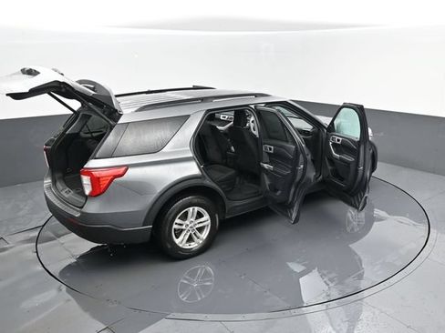 Used 2023 Ford Explorer XLT AWD/4WD image 29