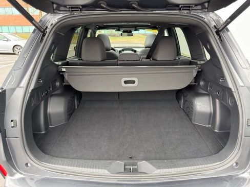 Used 2025 Subaru Forester Premium image 22