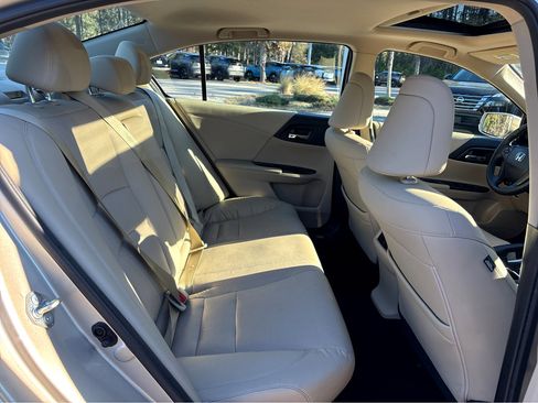 Used 2015 Honda Accord EX-L image 17