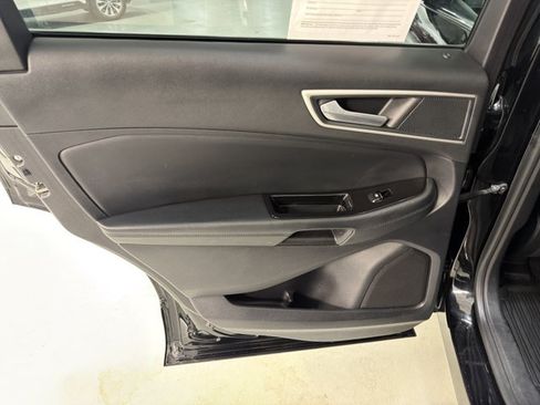 Used 2018 Ford Edge SEL w/ Equipment Group 201A AWD/4WD image 19