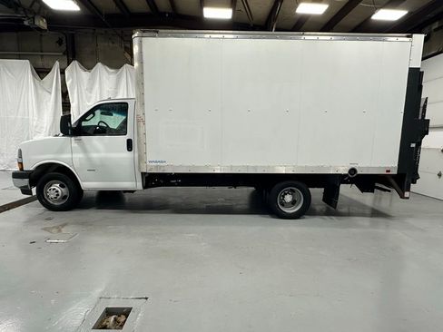 Used 2022 Chevrolet Express 3500 w/ Power Convenience Package RWD image 4