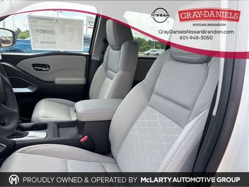 New 2025 Nissan Frontier SV w/ SV Convenience Package image 9