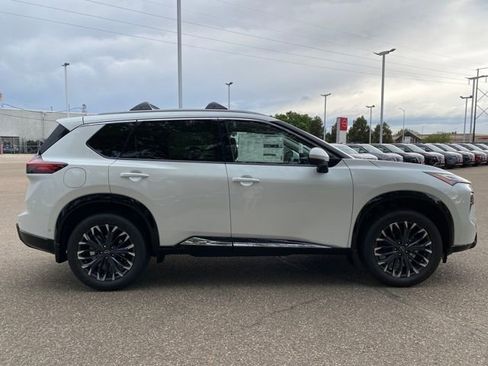 New 2026 Nissan Rogue Platinum w/ Platinum Premium Package image 6