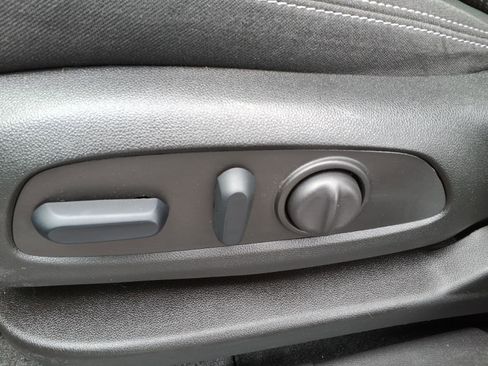 Certified 2024 GMC Terrain SLE w/ Driver Convenience Package image 13