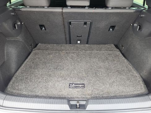 Used 2022 Volkswagen GTI SE image 37