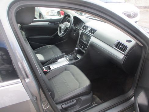Used 2012 Volkswagen Passat 2.5 SE image 7