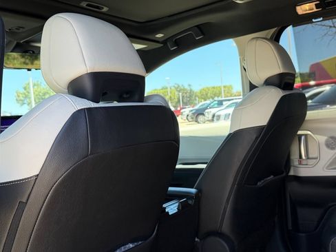 Certified 2026 Toyota Sienna Limited FWD image 18