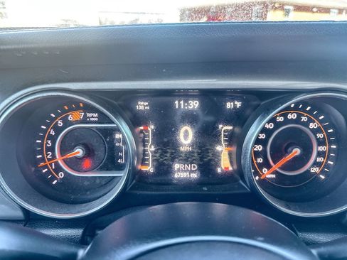 Used 2020 Jeep Wrangler Unlimited Sahara AWD/4WD image 15