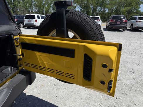 Used 2011 Jeep Wrangler Sport AWD/4WD image 15