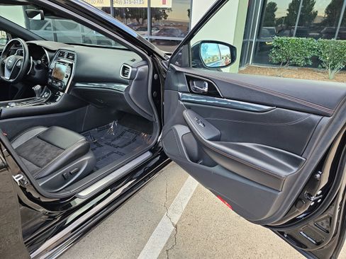 Used 2023 Nissan Maxima SR w/ Sport Mat Group image 27