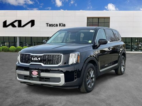 Used 2023 Kia Telluride LX image 3
