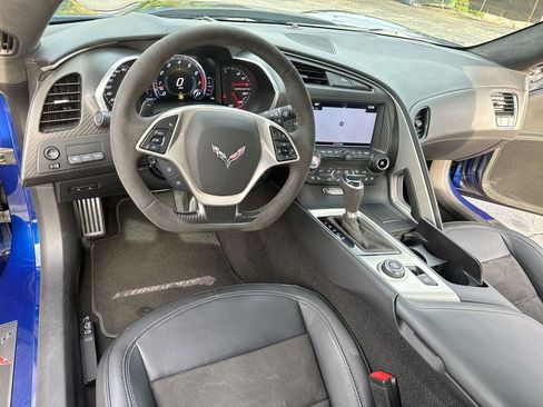 Used 2019 Chevrolet Corvette Stingray Coupe RWD image 31