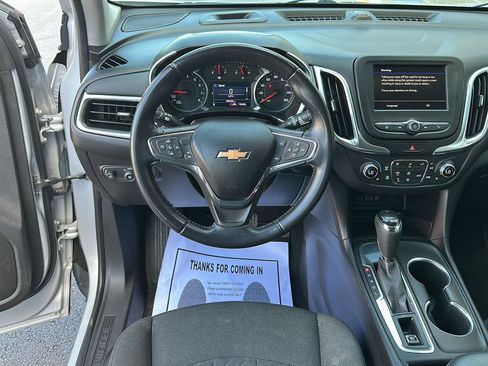 Used 2021 Chevrolet Equinox LT w/ Driver Convenience Package FWD image 9