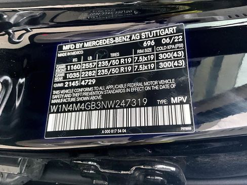 Used 2022 Mercedes-Benz GLB 250 image 32