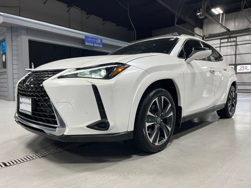 Used 2022 Lexus UX 250h w/ Premium Package AWD/4WD image 3