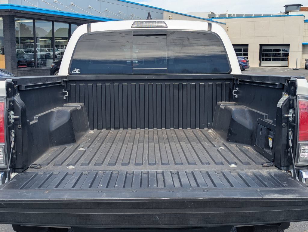 Used 2023 Toyota Tacoma TRD Off-Road AWD/4WD image 8