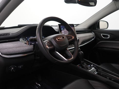 Used 2022 Jeep Compass Latitude image 15