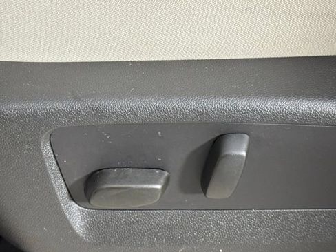 Used 2023 Buick Envision Avenir FWD image 21