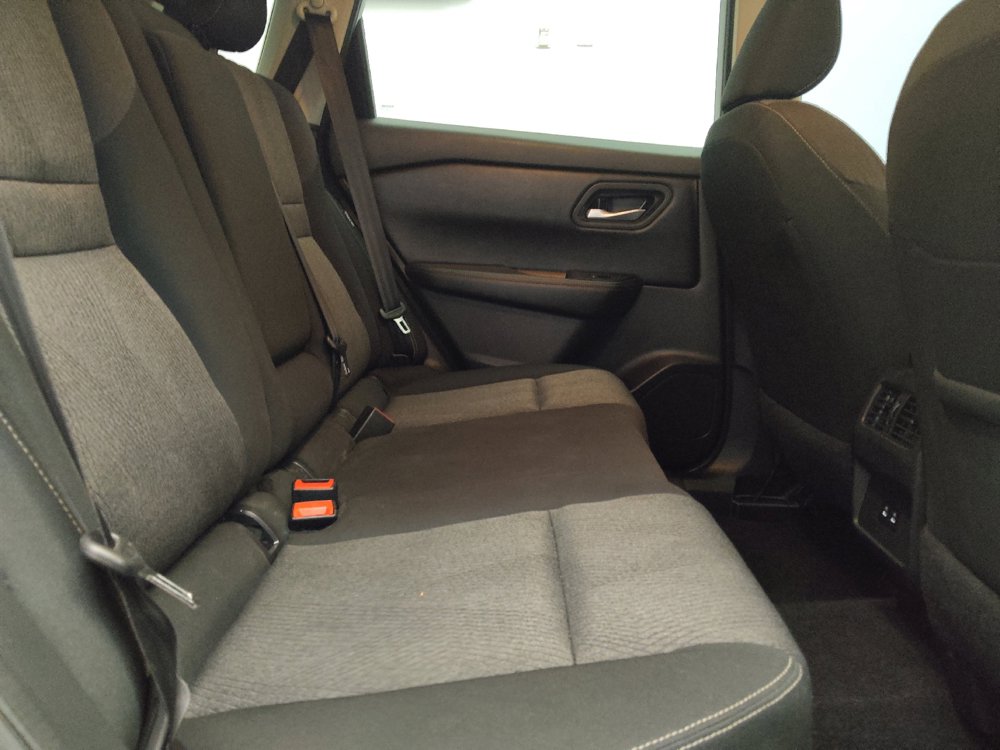 Used 2025 Nissan Rogue SV AWD/4WD image 19