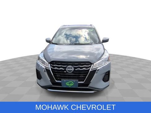 Used 2023 Nissan Kicks SV FWD image 3