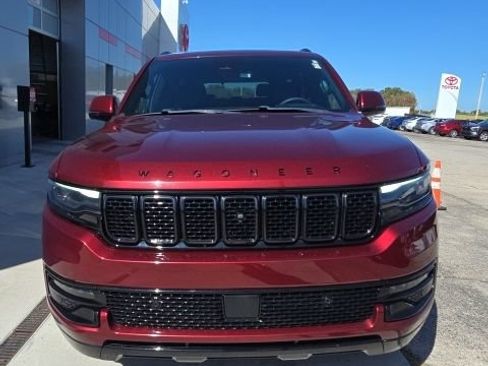 Used 2022 Jeep Wagoneer Series II AWD/4WD image 3