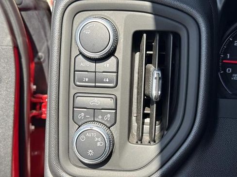 Used 2021 GMC Sierra 1500 4x4 Crew Cab w/ Sierra Value Package image 22