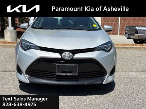 Used 2018 Toyota Corolla LE FWD image 2