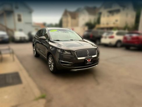 Used 2019 Lincoln MKC Select w/ Select Plus Package AWD/4WD image 2