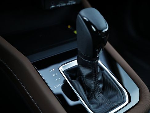 Used 2025 Subaru Forester Touring image 39