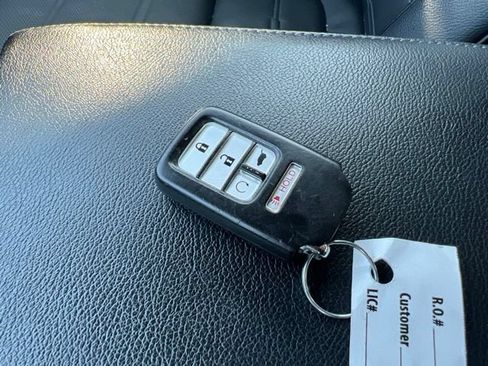 Used 2018 Honda CR-V Touring image 14