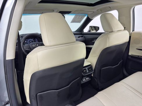 Used 2022 Lexus ES 300h w/ Premium Package image 37