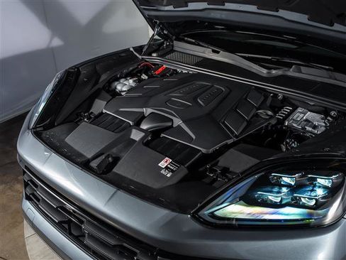 New 2026 Porsche Cayenne Coupe image 16