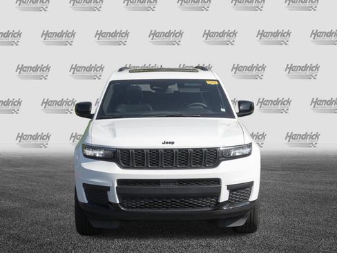 Used 2024 Jeep Grand Cherokee L Altitude AWD/4WD image 3