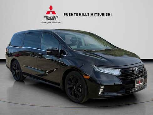 Used 2023 Honda Odyssey Sport image 3